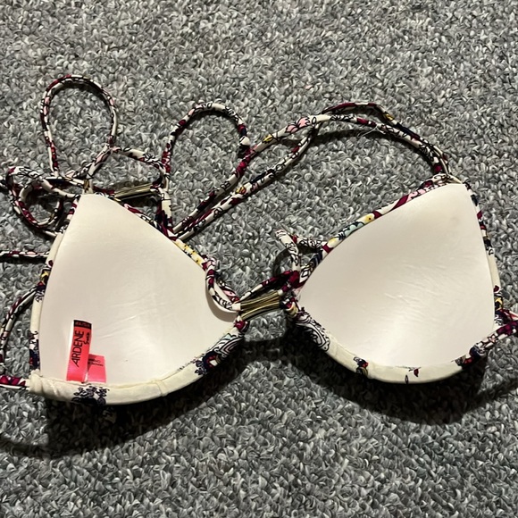 Ardene bathing suit top size XS - Picture 4 of 4